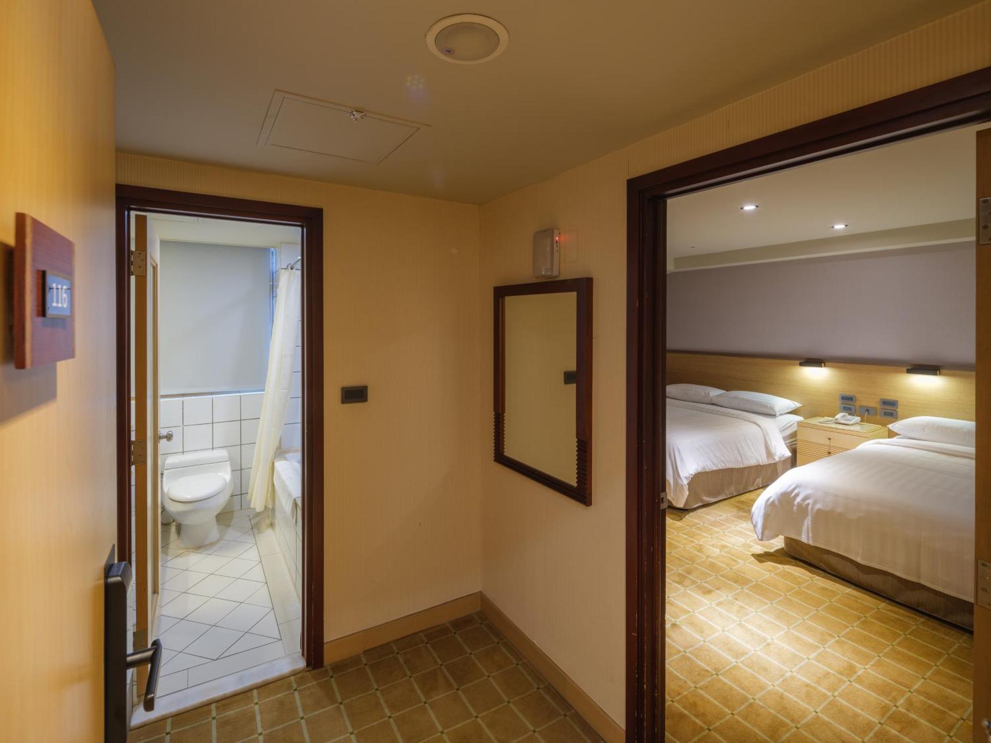 Rich & Free Hotel - Fuzhong 富逸旅趣-板橋府中館 ไทเป ภายนอก รูปภาพ