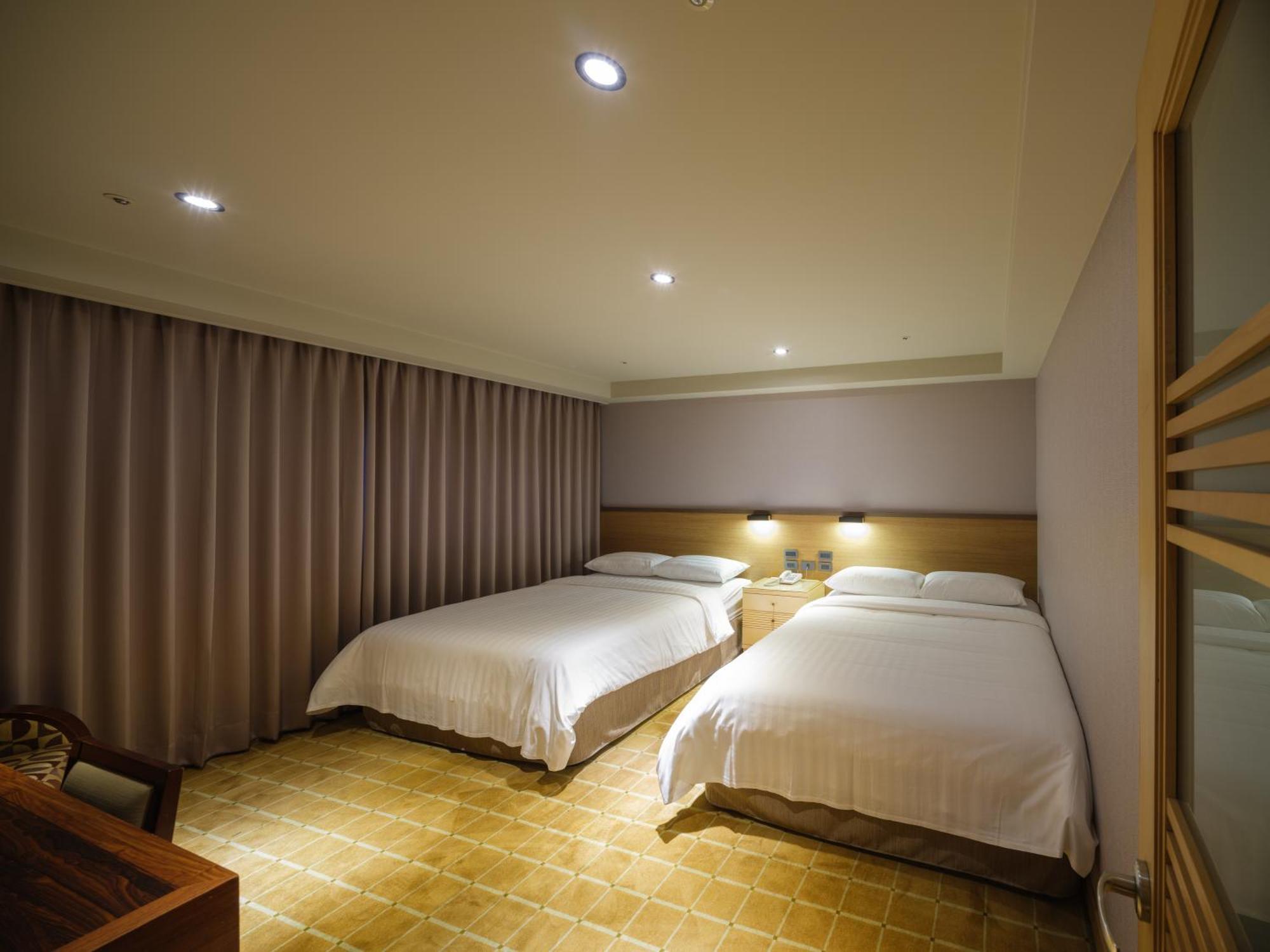 Rich & Free Hotel - Fuzhong 富逸旅趣-板橋府中館 ไทเป ภายนอก รูปภาพ