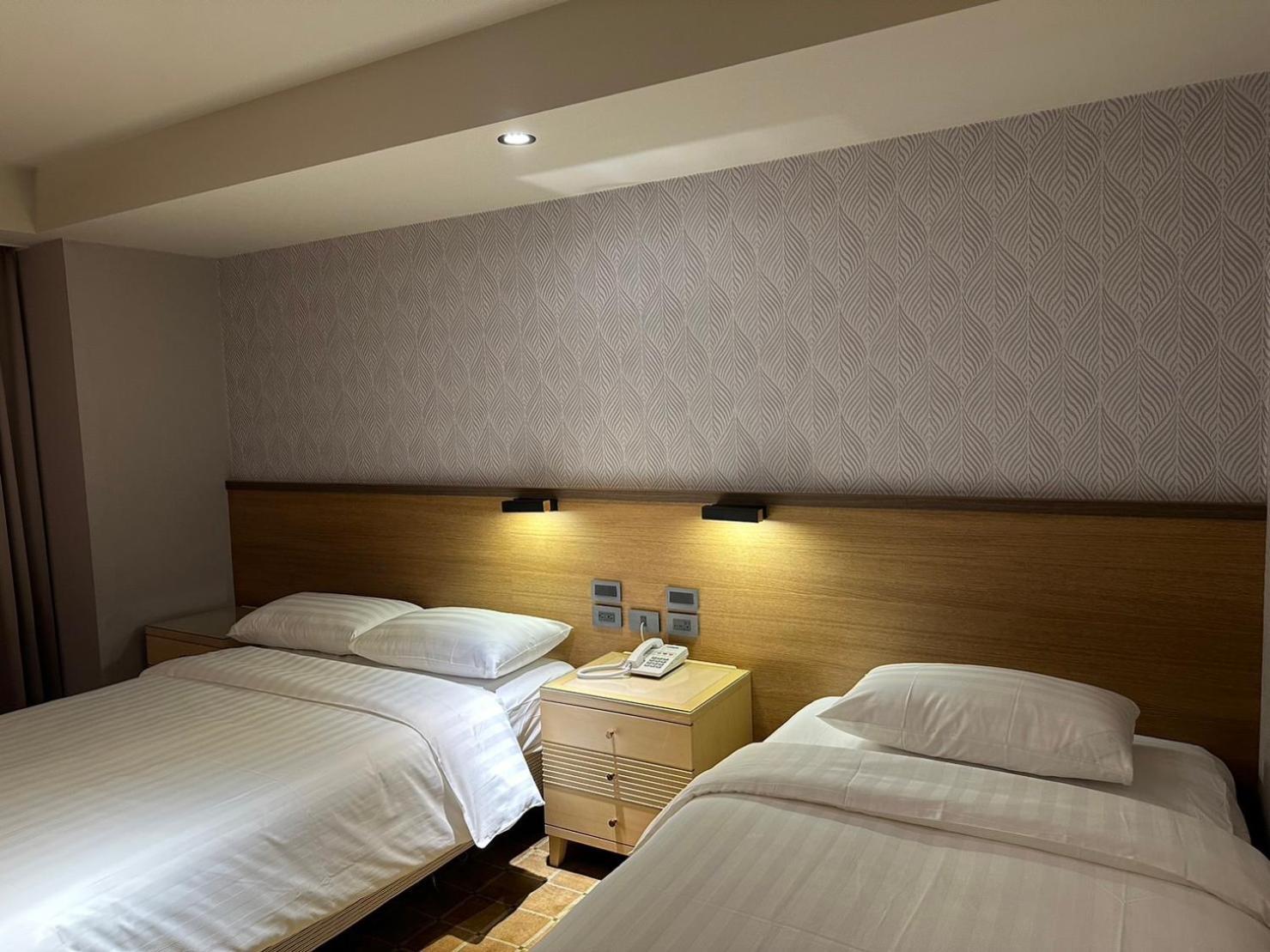 Rich & Free Hotel - Fuzhong 富逸旅趣-板橋府中館 ไทเป ภายนอก รูปภาพ