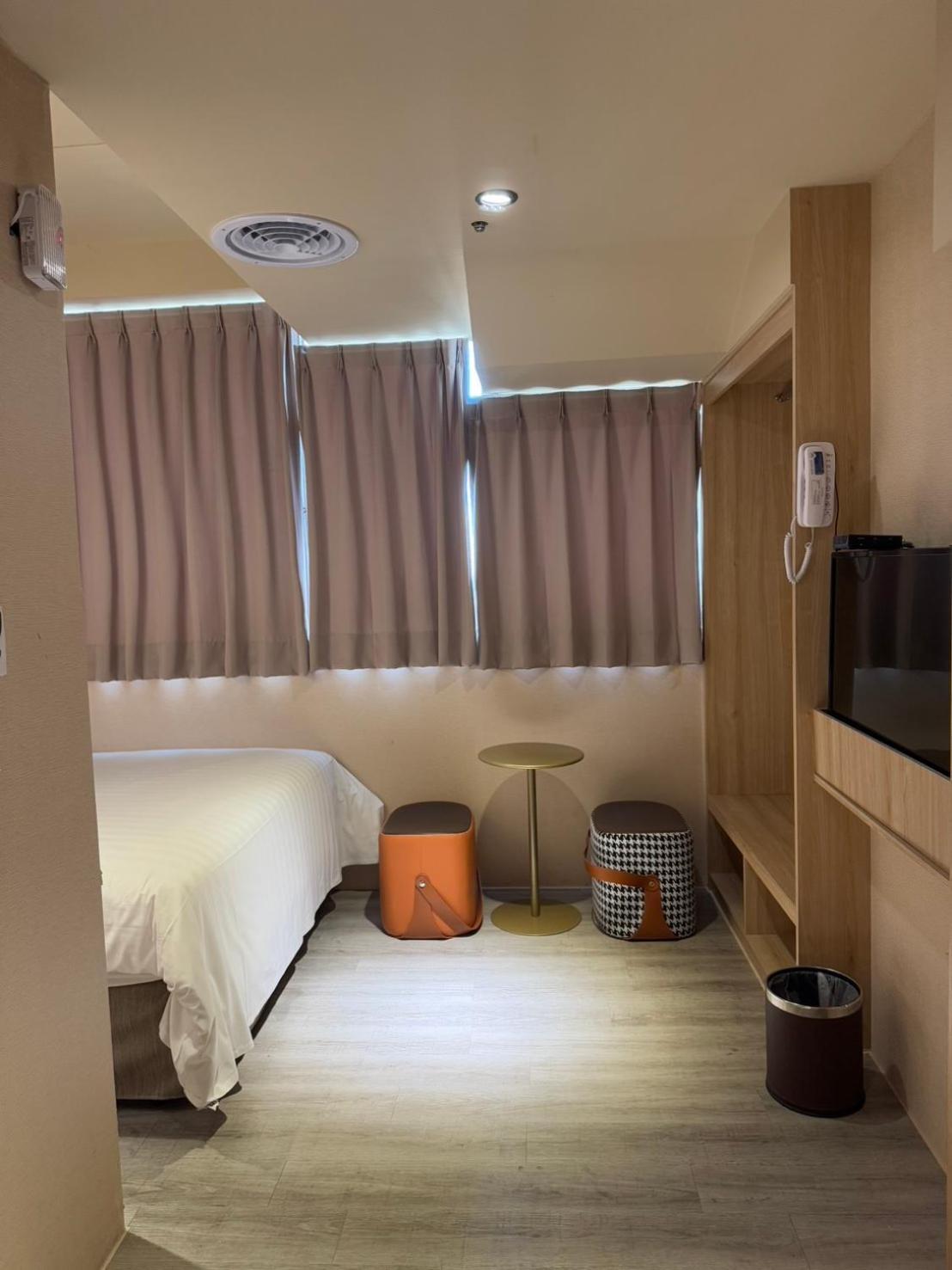 Rich & Free Hotel - Fuzhong 富逸旅趣-板橋府中館 ไทเป ภายนอก รูปภาพ